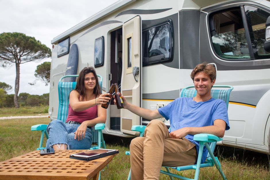 Lithium of AGM vrije-tijdsaccu in je camper: wat is de slimste keuze?