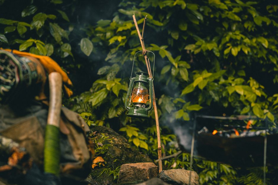 Verlichting op de camping: van sfeerverlichting tot zaklamp — wat heb je nodig?