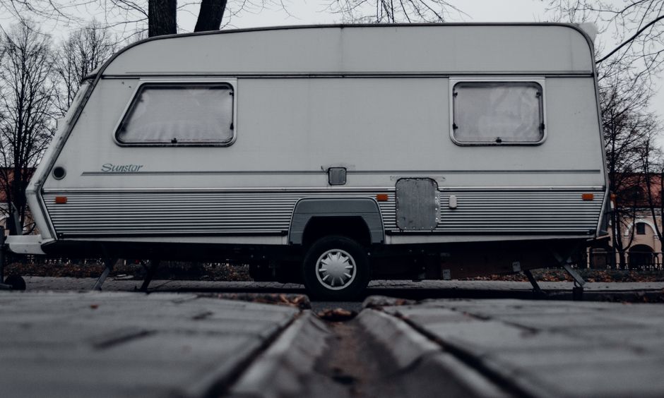 Caravanbanden en de DOT-code: leeftijd, keuring en vervangen