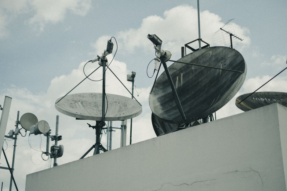 Tv-ontvangst op de camping: satelliet, DVB-T2 of streamen