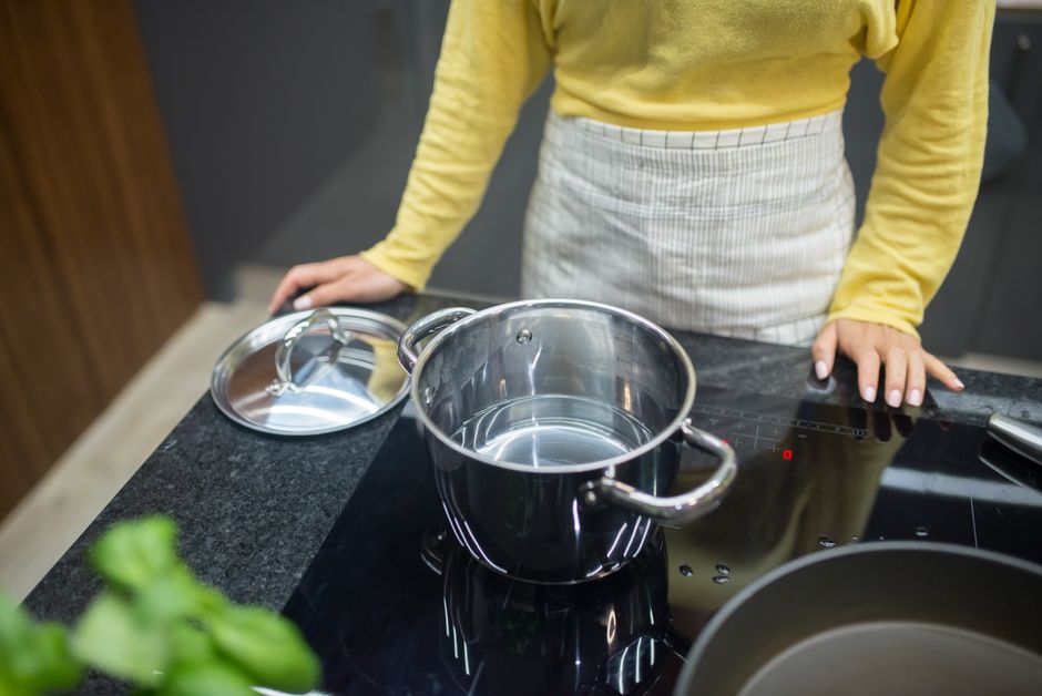 Elektrisch koken op de camping: inductie op CEE-stroom uitgelegd