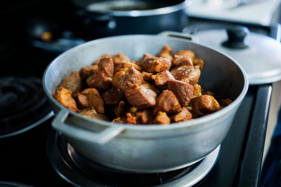 Hongaarse goulash uit de dutch oven