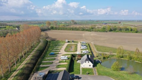 De Bloesem — U bent van harte welkom op onze camperplaats.