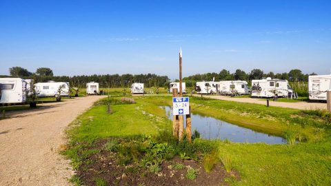 De Bloesem — U bent van harte welkom op onze camperplaats.