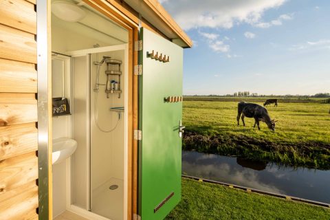 Plek bij SVR Camping De Grienduil — met prive sanitair