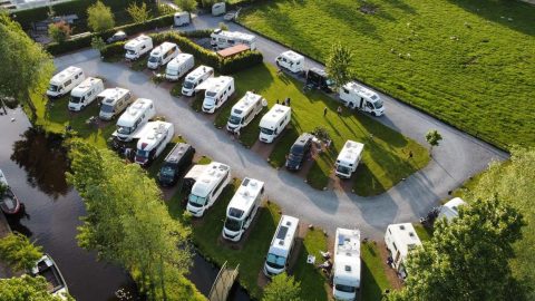 Plek bij De Veense Bukker