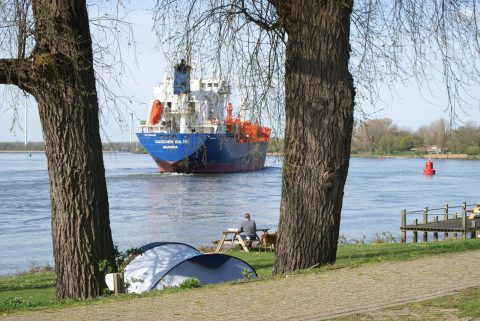 Plek bij Recreatiepark De Oude Maas