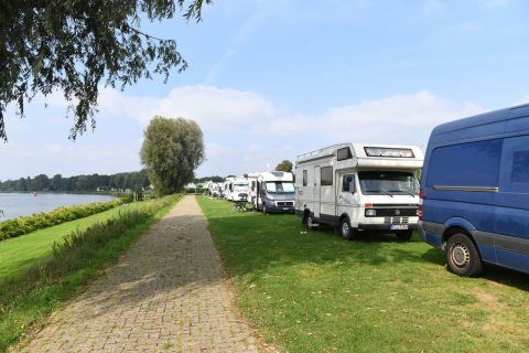 Plek bij Recreatiepark De Oude Maas