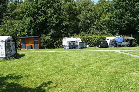 Plek bij Camping De Stal — Kampeerveld