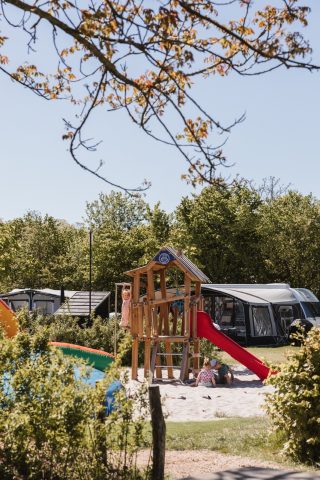 Plek bij Familiecamping de Weeltenkamp