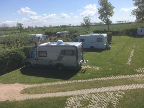 Plek bij Mini-camping Victoria — Campers op verharde plaatsen