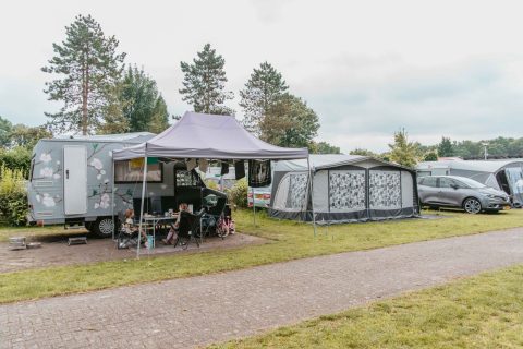 Plek bij Camping Liesbos — Kampeerveld