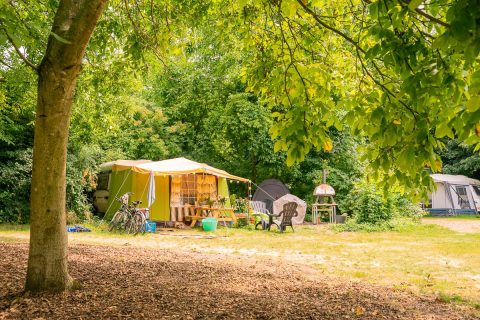 Plek bij Natuurcamping de Kemphaan