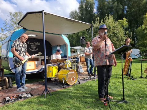 Plek bij Re-creatieoord De Hoogewaard — Romheen met Lazona
